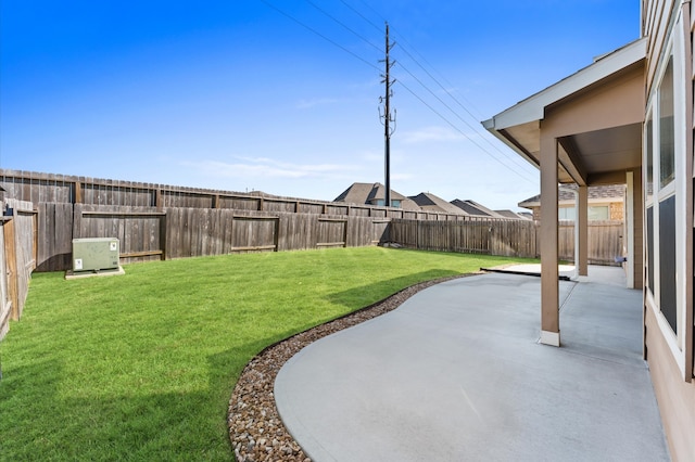 view of yard with a patio area