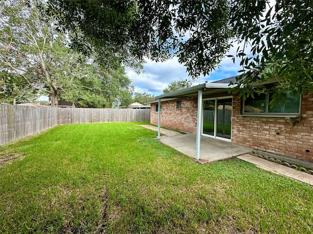 view of yard with a patio