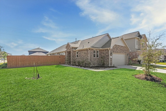 view of front of house with a front yard