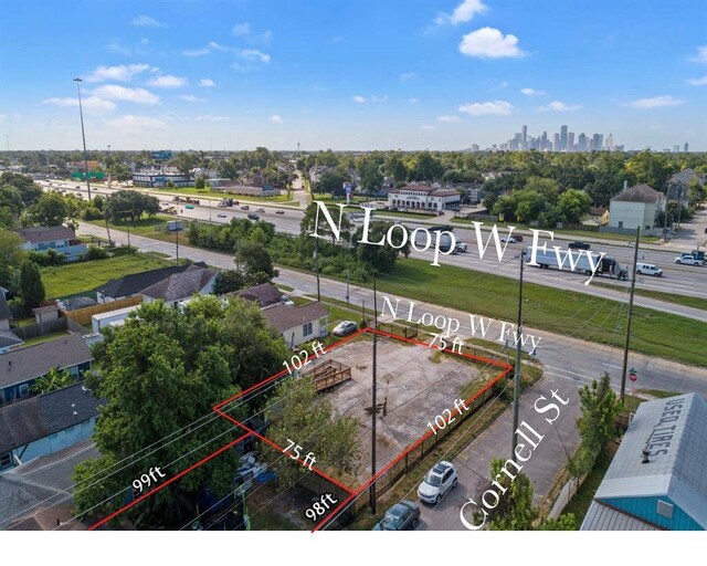 803 N Loop, Houston, TX 77022