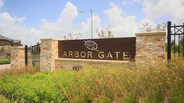 view of community / neighborhood sign