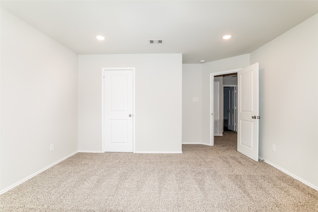 empty room featuring carpet