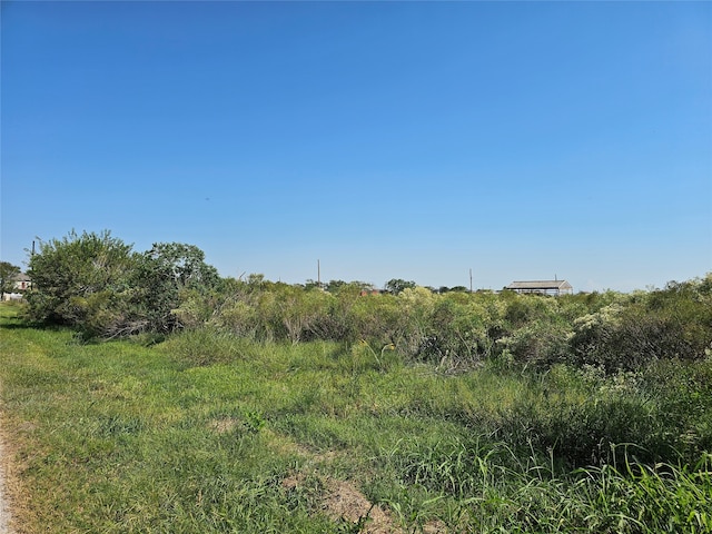 Listing photo 3 for 3030 County Road 807, Angleton TX 77515