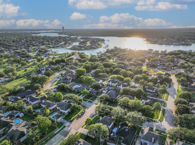 bird's eye view with a water view