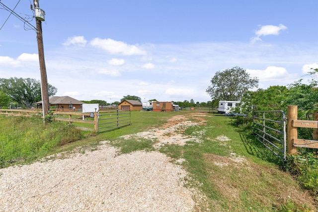 view of yard featuring a rural view