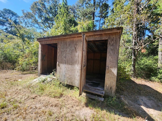 view of outdoor structure