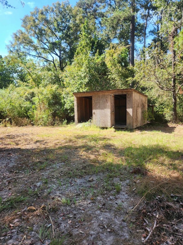 view of outdoor structure