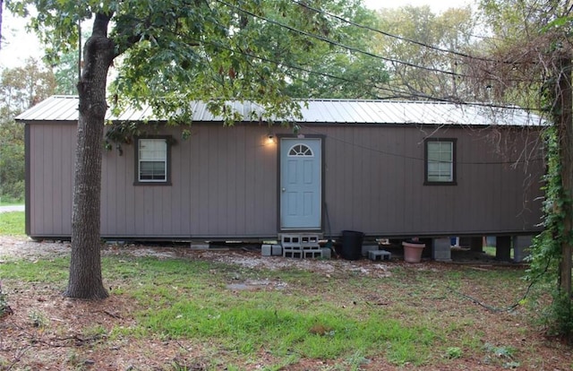 view of outdoor structure