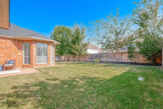 view of yard with a patio