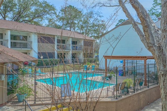 view of swimming pool