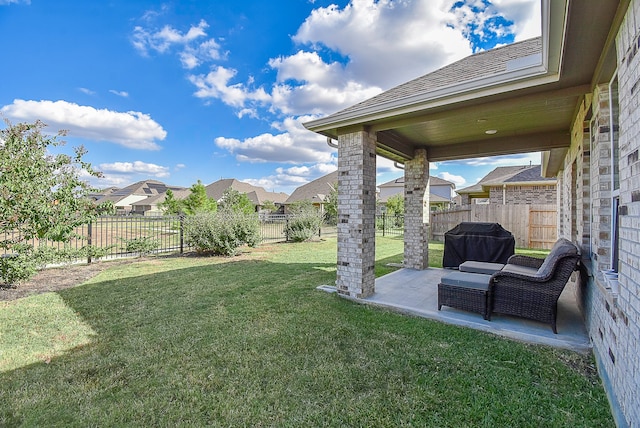 view of yard with a patio area