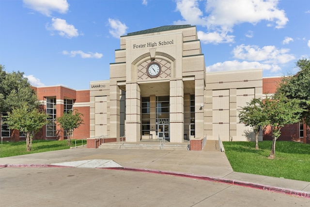 view of building exterior