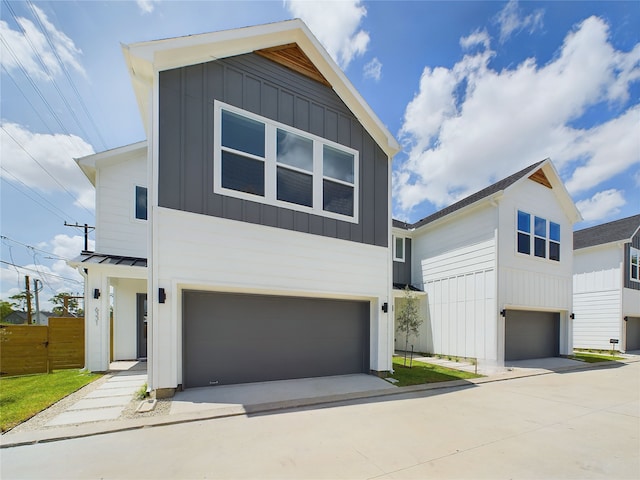 view of front facade with a garage