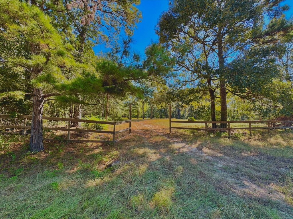 7300 Hoda Dr, Conroe, TX 77303 - photo 1