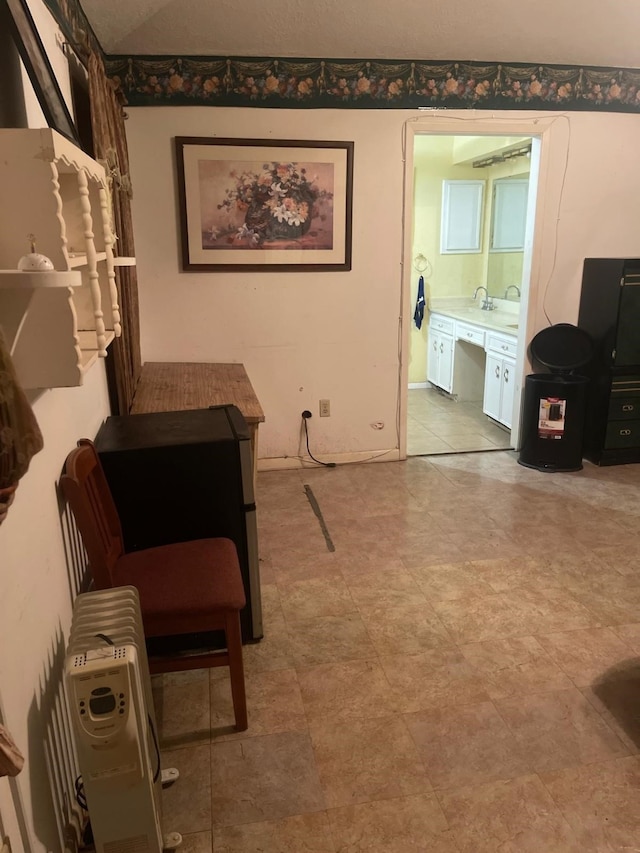 sitting room featuring sink