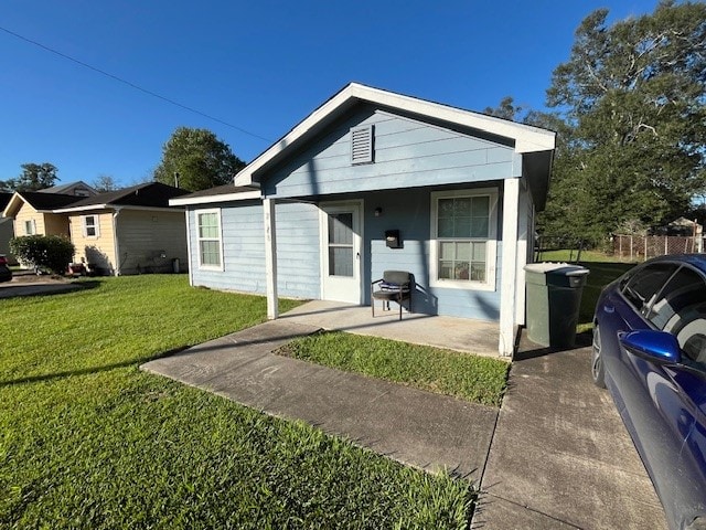 exterior space with a front yard