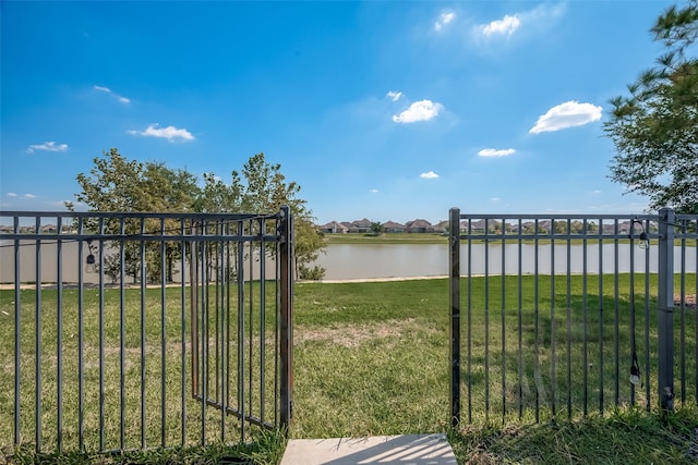 view of yard featuring a water view