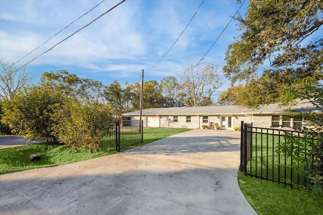 view of front of house with a front yard