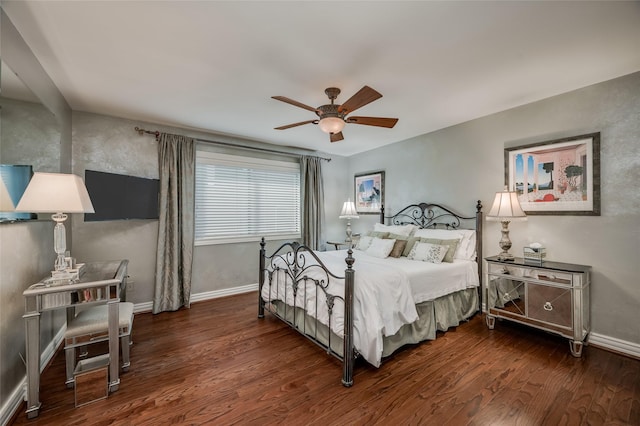 2522 Nantucket Dr Unit C, Houston, TX 77057 - bedroom featuring wood finished floors, baseboards, and a ceiling fan
