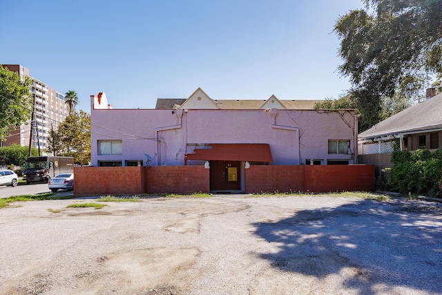 view of front of house