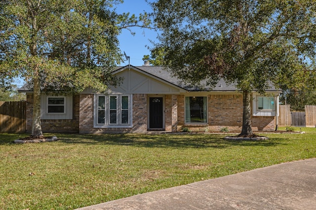 view of front of house featuring a front yard