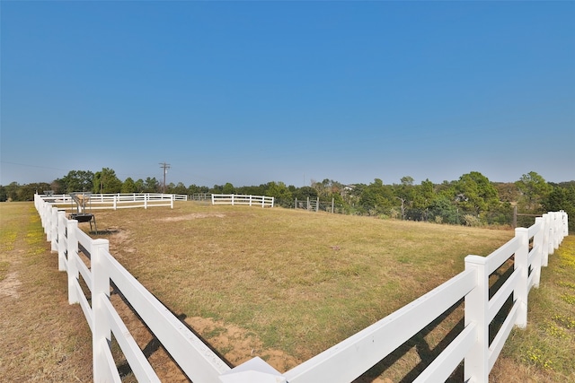 view of yard featuring a rural view