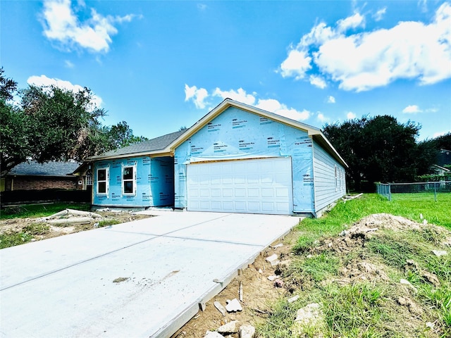 view of front facade featuring a garage