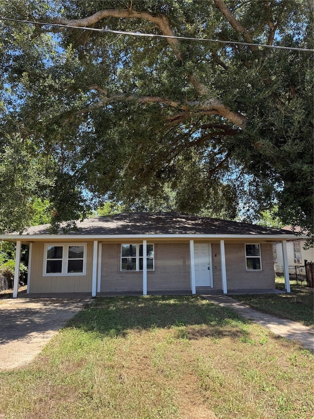 413 3rd St, Van Vleck, TX 77482 - photo 1