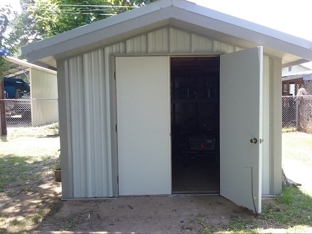 view of outbuilding