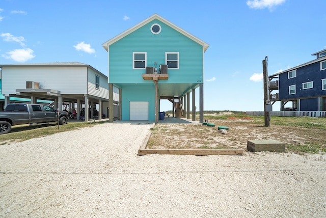 view of front facade featuring a carport