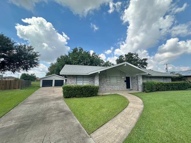 ranch-style home with a front yard