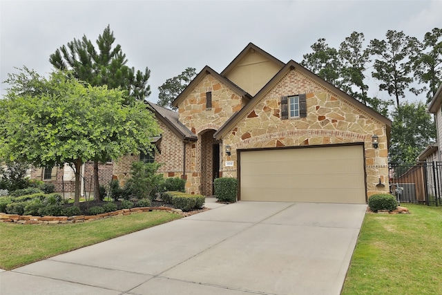 view of front of property with a front yard