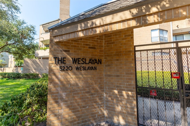 view of community / neighborhood sign