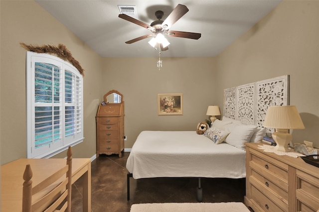 bedroom featuring ceiling fan