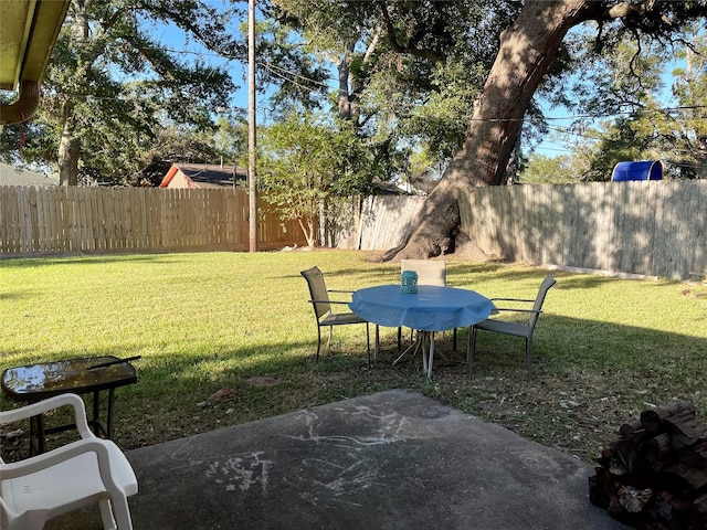 view of yard with a patio area