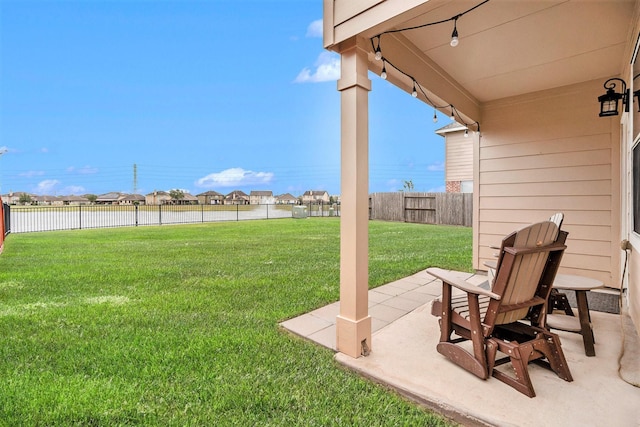 view of yard featuring a patio