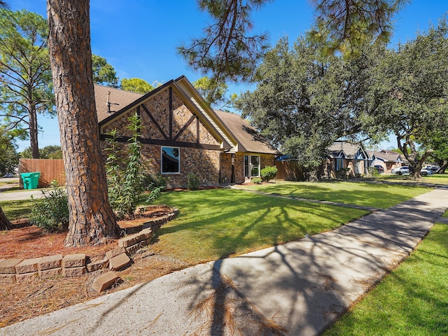 view of front of property with a front yard