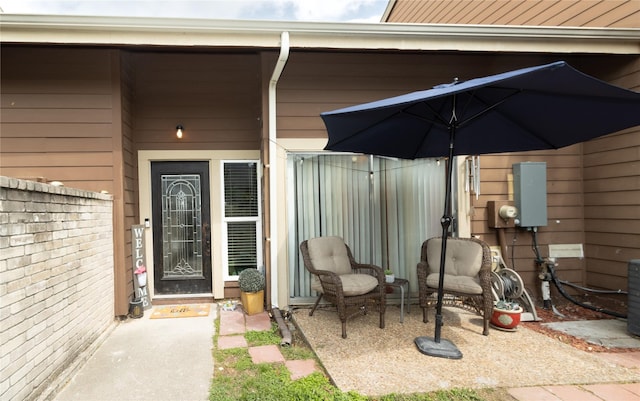 12638 Newbrook Dr, Houston, TX 77072 - property entrance featuring a patio and fence