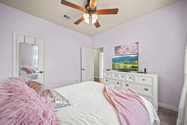 bedroom featuring carpet and ceiling fan