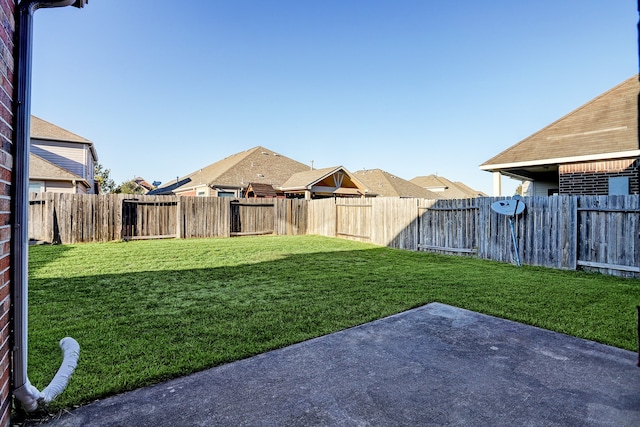 view of yard with a patio area