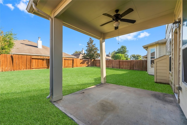 view of patio featuring ceiling fan