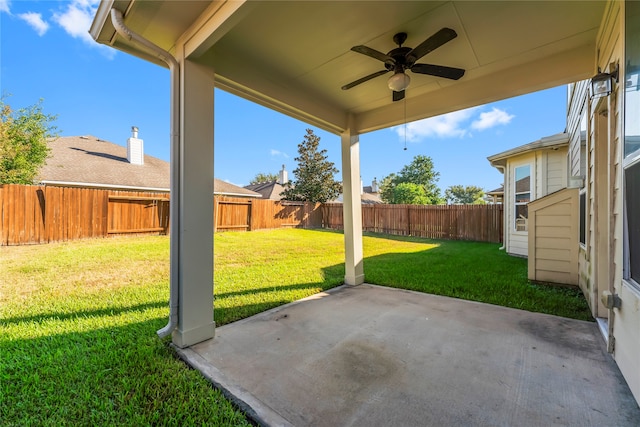 view of patio with ceiling fan