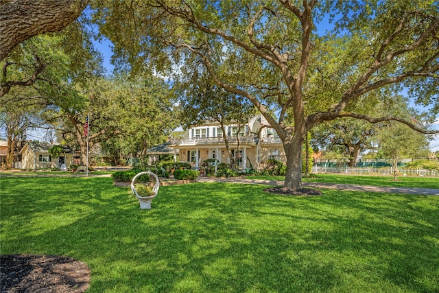 view of front of house with a front yard