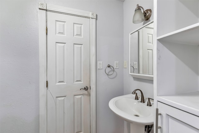 bathroom with sink