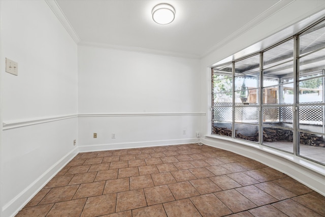 empty room with ornamental molding