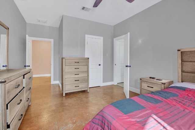 bedroom with ceiling fan