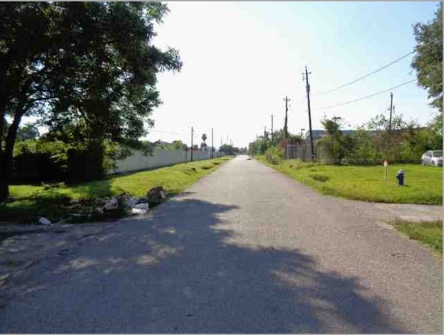 5417 Caplin St, Houston, TX 77026 - view of road