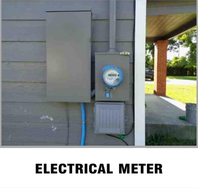 5417 Caplin St, Houston, TX 77026 - exterior details featuring electric meter