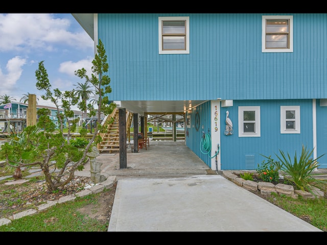 view of front of house with a carport