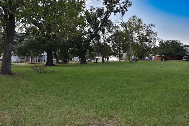 Listing photo 3 for 3 W Way Ct, Lake Jackson TX 77566